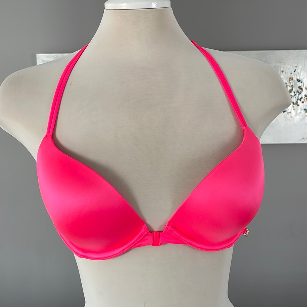Victoria’s Secret Very Sexy Lightly Lines Plunge Bra - 36B